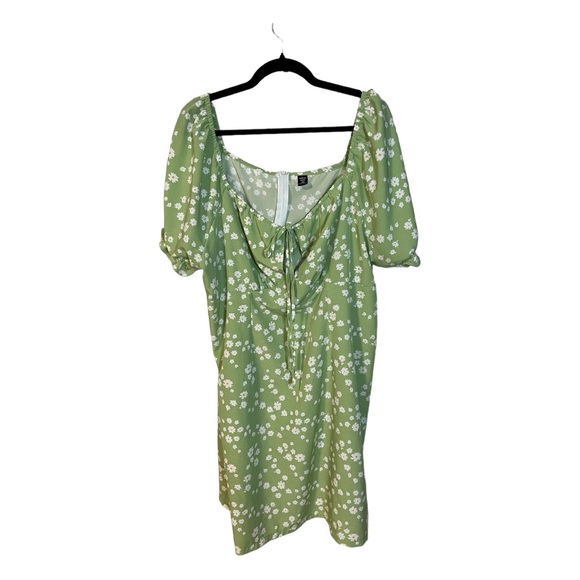 SHEIN Dresses & Skirts - A SHEIN curve floral dress in size 3X